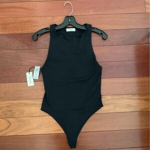 NWT Aritiza Babaton contour bodysuit M